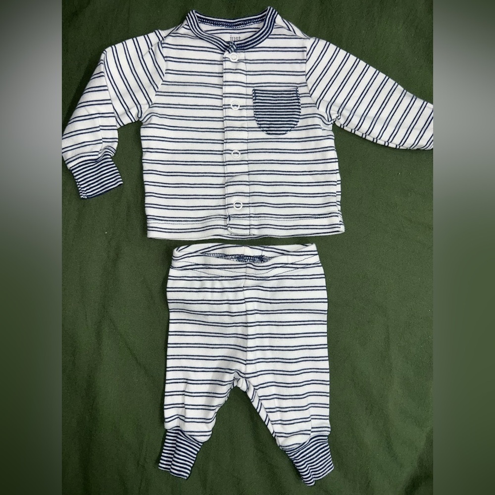 ‼️NWOT: Carter’s Blue & White Striped Matching Set - NB
